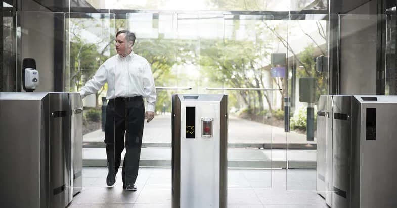 Smart Identity & Entrance Control Application